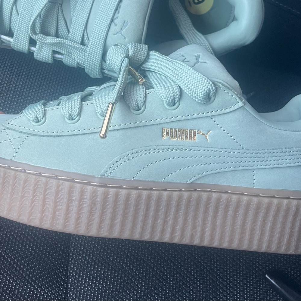 PUMA X Fenty Phatty Creeper Nubuck
Platform Sneaker